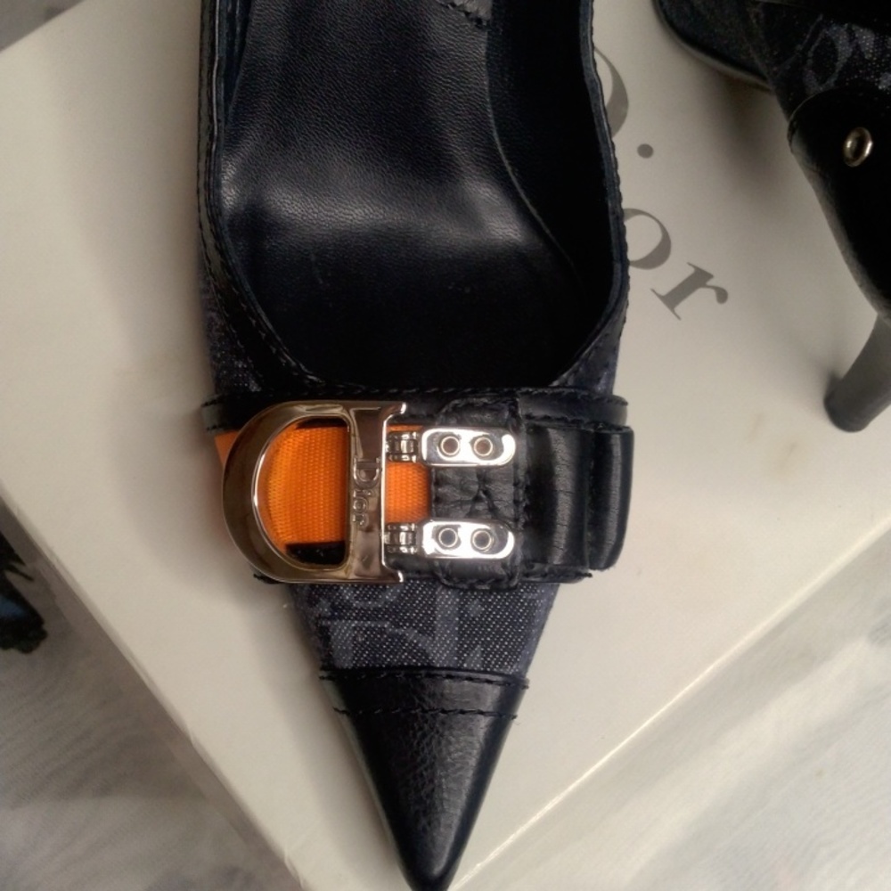 Christian Dior 7.5 ladies shoes Pre❤️ Authentic - Picture 2 of 6